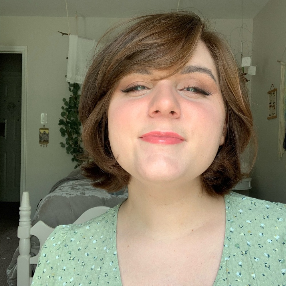 Meet your Posher, Carly!